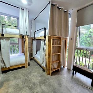 Chambre Juste Pour Hommes Dortoir